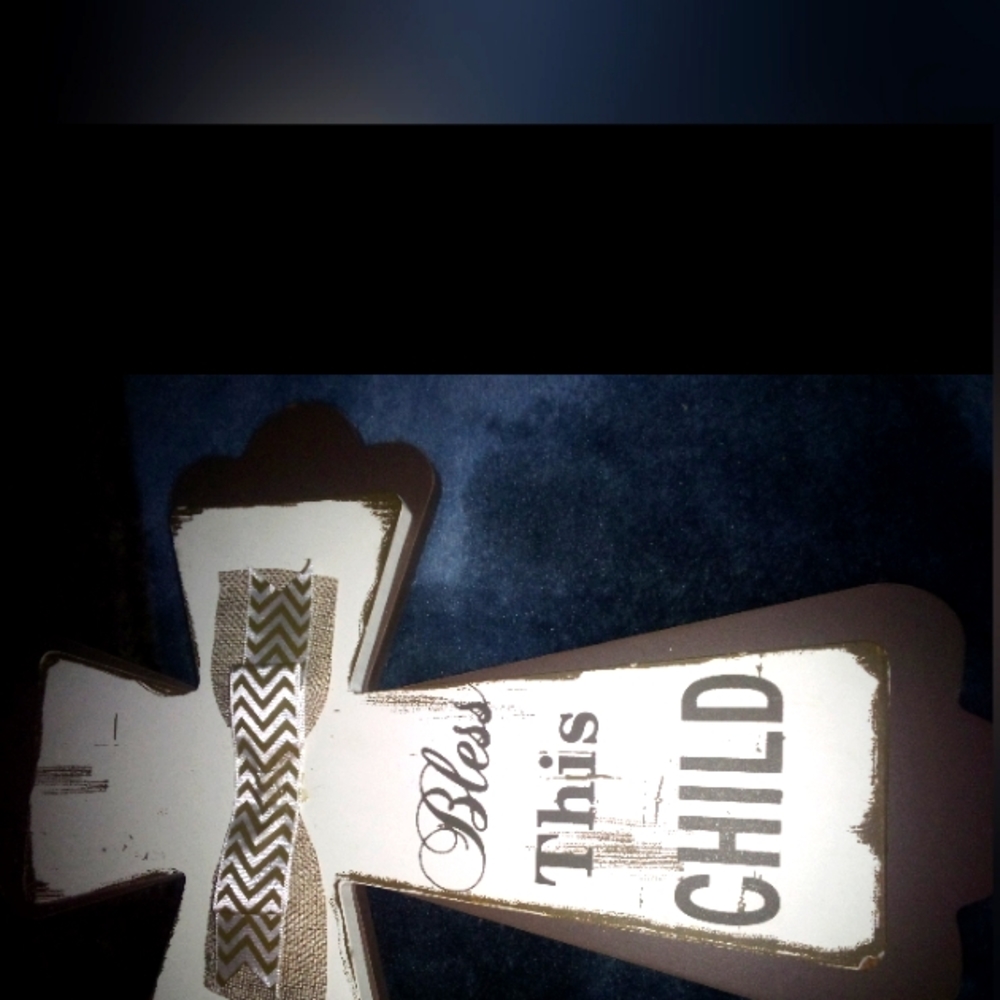 Beautiful decorative wall hanging cross 12x 16 in